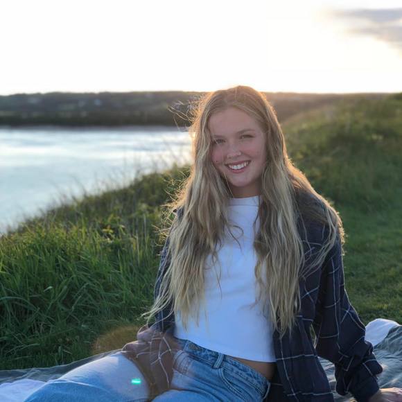 Meet your Posher, Skylar - Picture 1 of 1